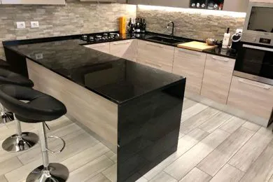 Realizzazione di cucine in marmo
